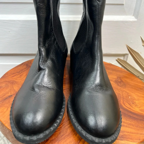 Gentle Souls Women's Bernadette Chelsea Leather Bootie Black Size 7.5 Ankle Boot - Picture 3 of 13